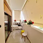 Apartament Vacation Near The Sea *